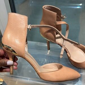 Enzo Angiolini Tan Heels with Gold Detail